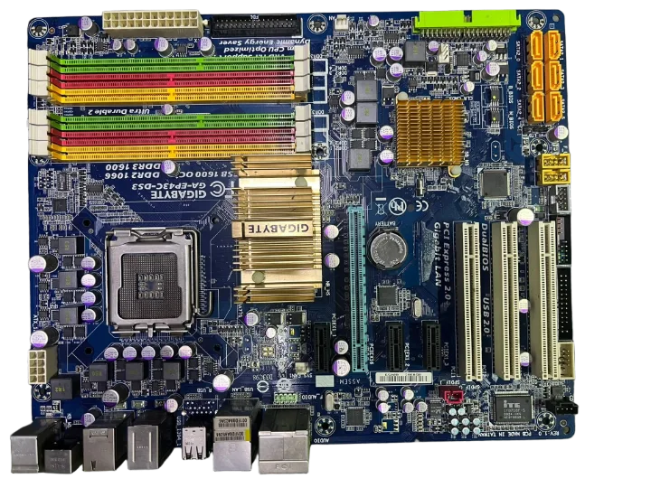 GIGABYTE Ga-ep43c-ds3 COMBO 775PİN ATX Anakart (2 EL YENİLENMİŞ Ürün)
