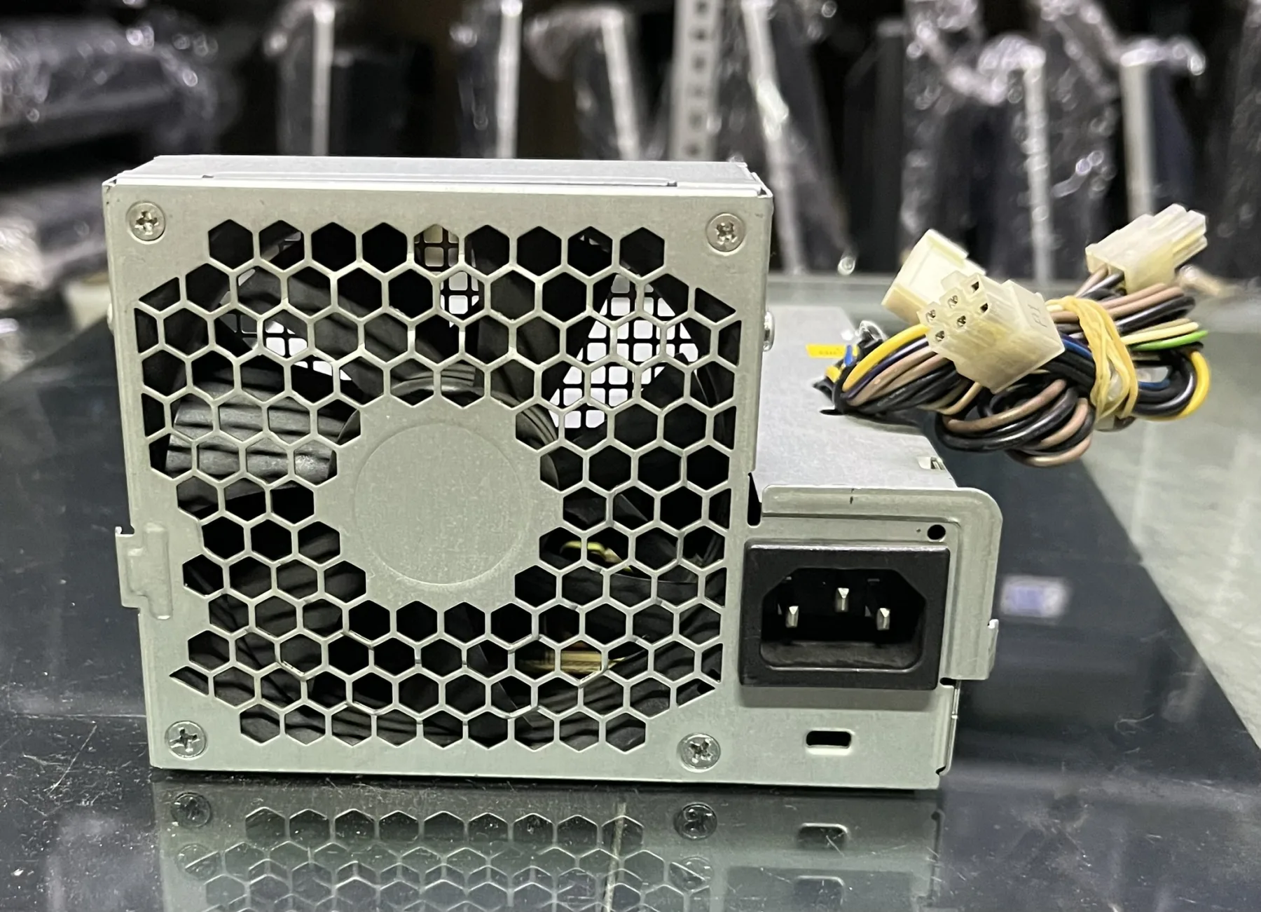 HP D2402E0 240W SSF 8000/8100/8200/8300 UYUMLU GÜÇ KAYNAĞI 2 El Ürün