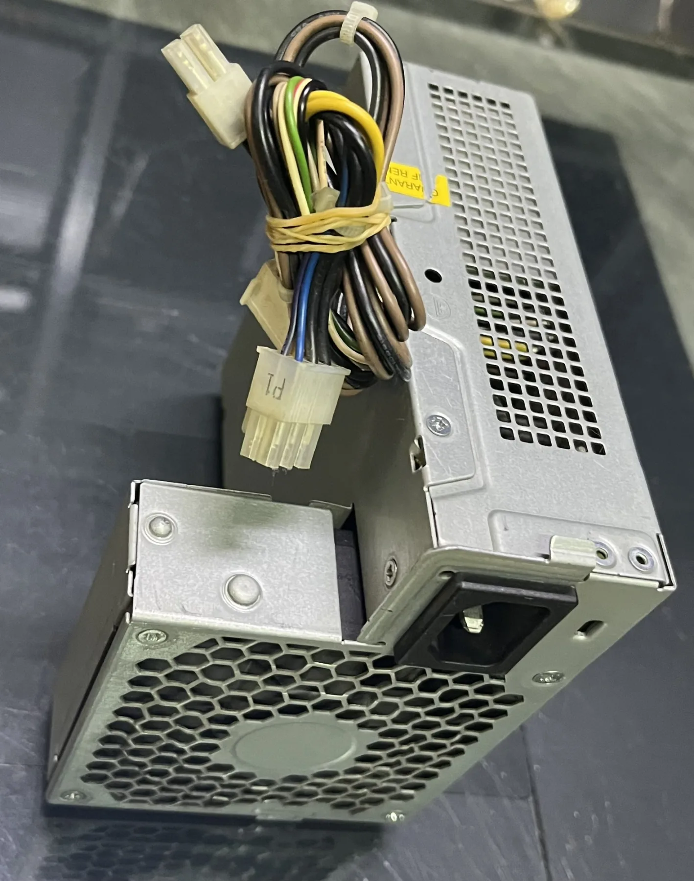HP D2402E0 240W SSF 8000/8100/8200/8300 UYUMLU GÜÇ KAYNAĞI 2 El Ürün