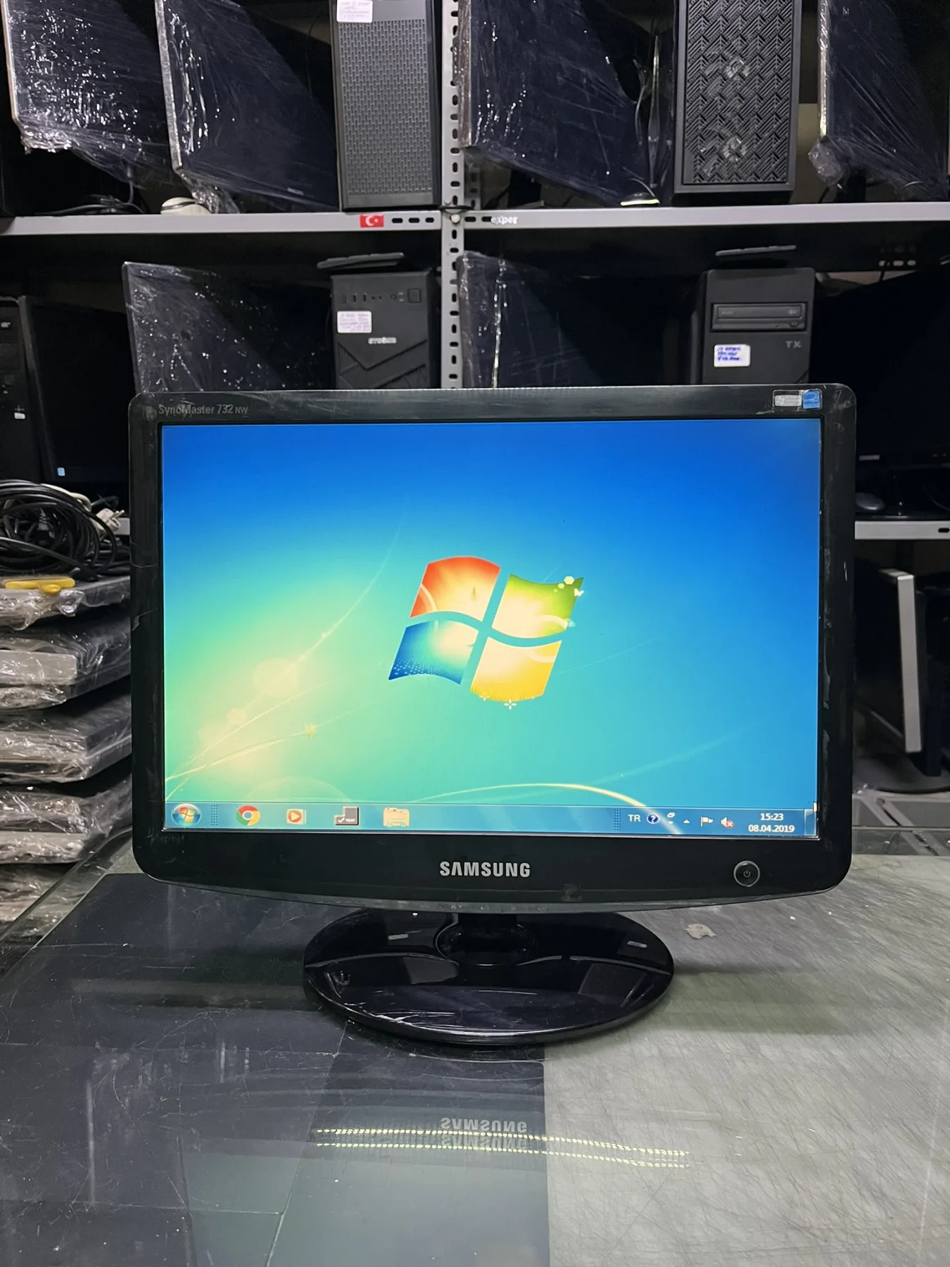 SAMSUNG SYNCMASTER 732NV SİYAH 17 İNÇ WİDESCREEN LCD MONİTÖR
