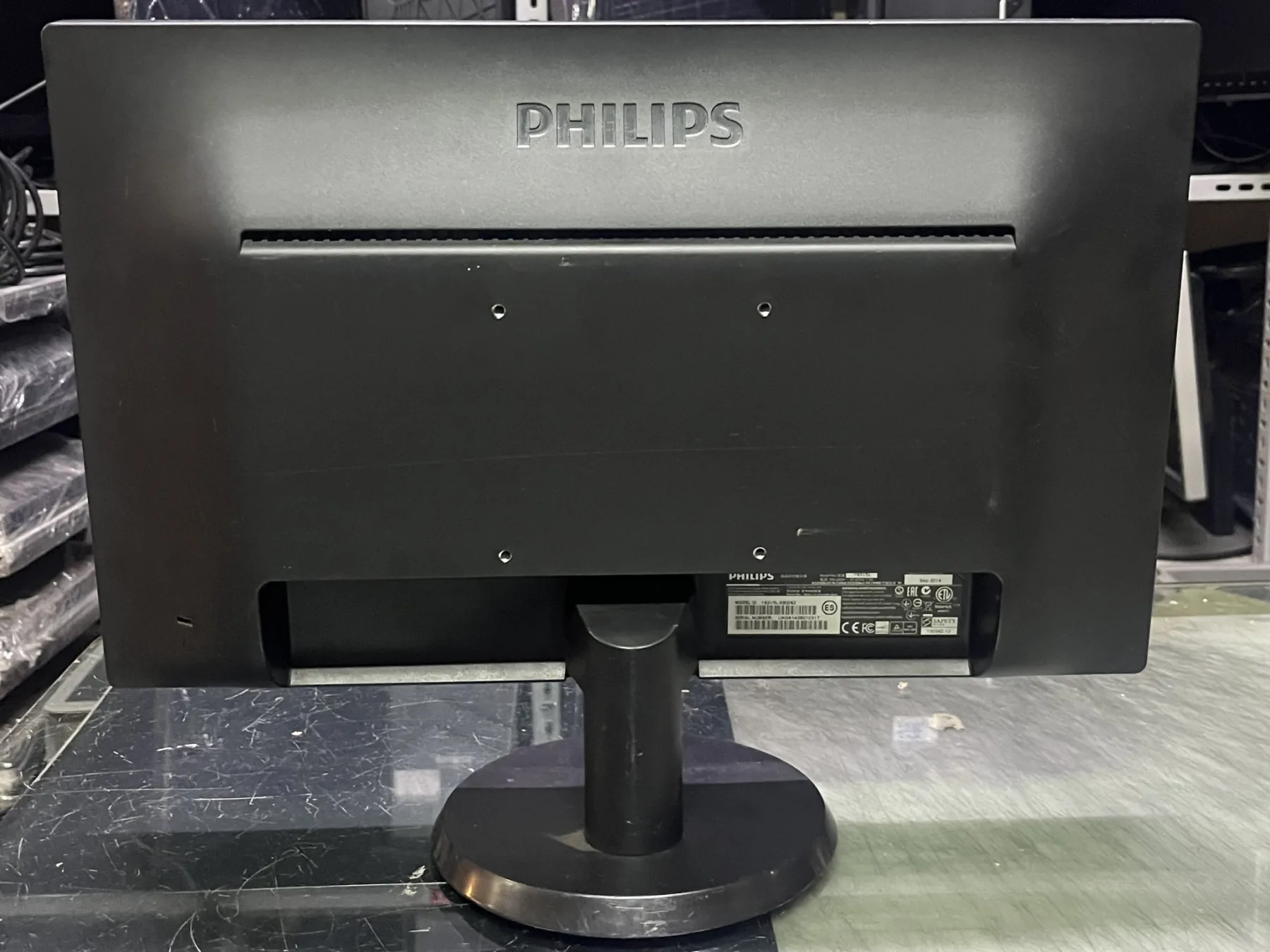 PHILIPS 193V5L 18.5 İNÇ WİDESCREEN LED MONİTÖR UYGUN FİYATLI