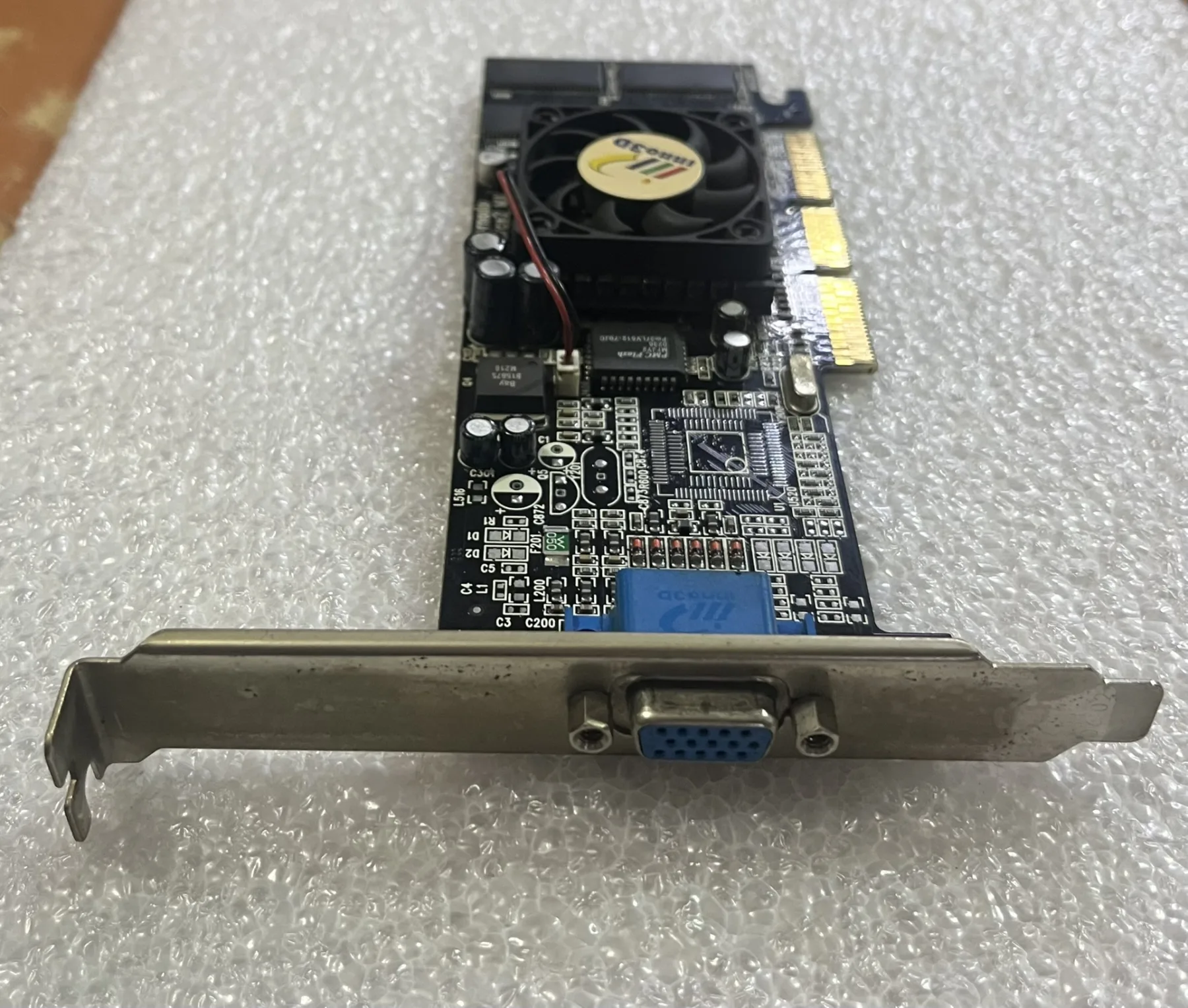 Inno3d/ınnovısıon TORNADO AGP 4X GEFORCE 2 MX 400 64 MB 64 BİT VGA ÇIKIŞLI AGP Ekran Kartı
