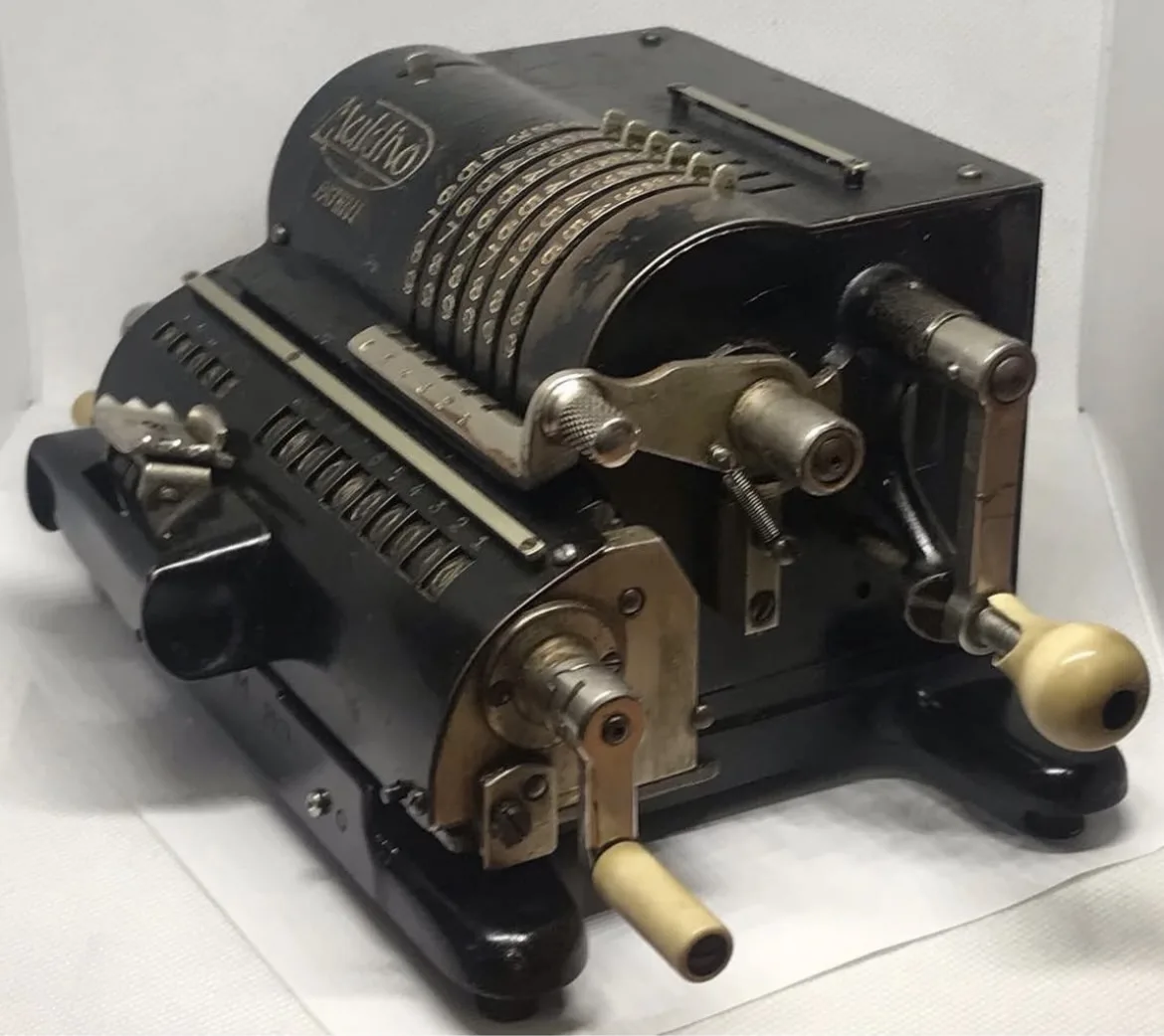 VİNTAGE Maldino Patent Mekanik Çarklı Hesap Makinesi 1920/29